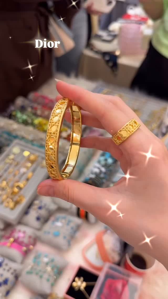 طقم ديور 4 قطع